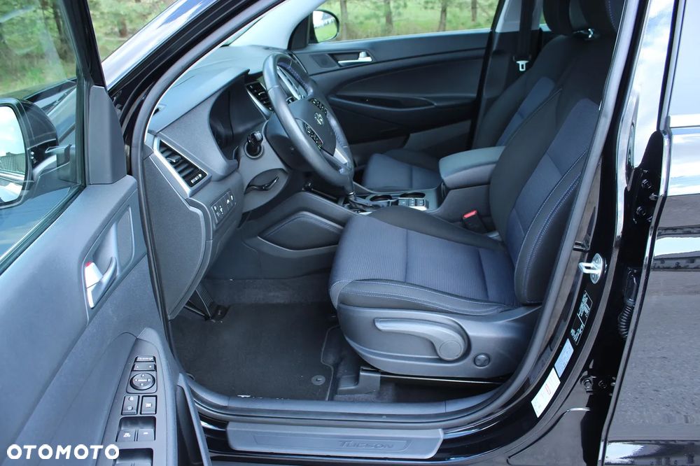 Hyundai Tucson blue 1.7 CRDi 2WD DCT Premium - 23