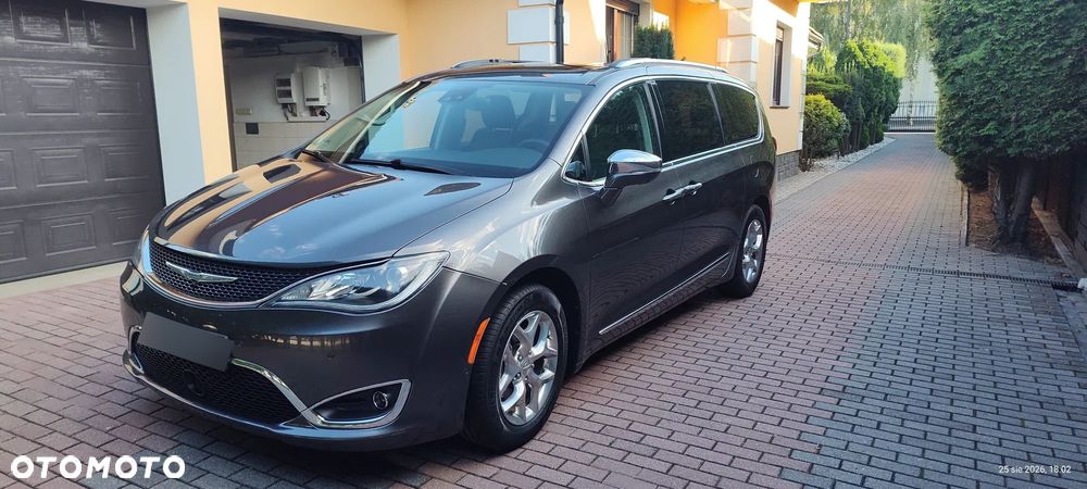 Chrysler Pacifica - 3