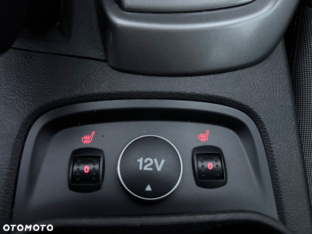 Ford Focus 1.6 TDCi DPF SYNC Edition - 16