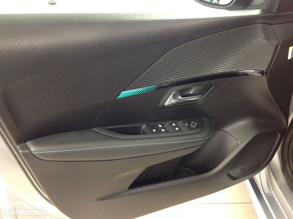 Peugeot 208 1.2 PureTech Allure - 19