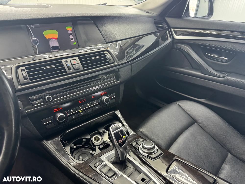 BMW Seria 5 525d Sport-Aut. - 21