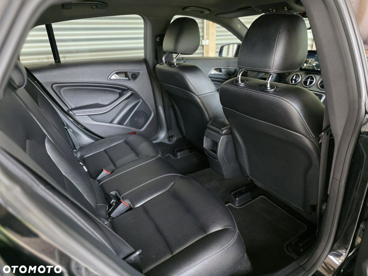 Mercedes-Benz CLA - 21