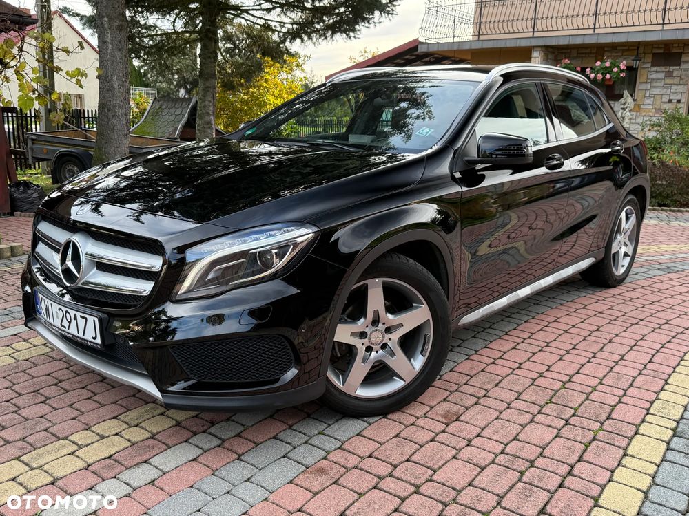 Mercedes-Benz GLA 200 AMG Line - 2