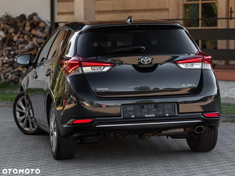 Toyota Auris 1.6 D-4D Design Edition - 13