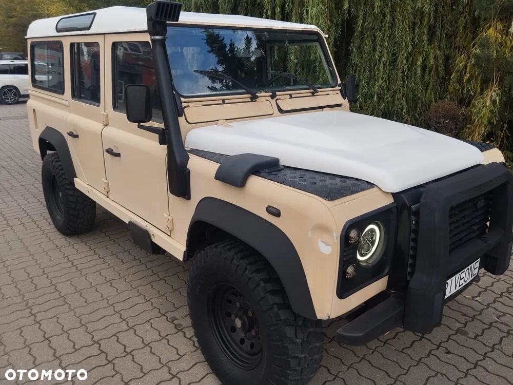 Land Rover Defender - 8