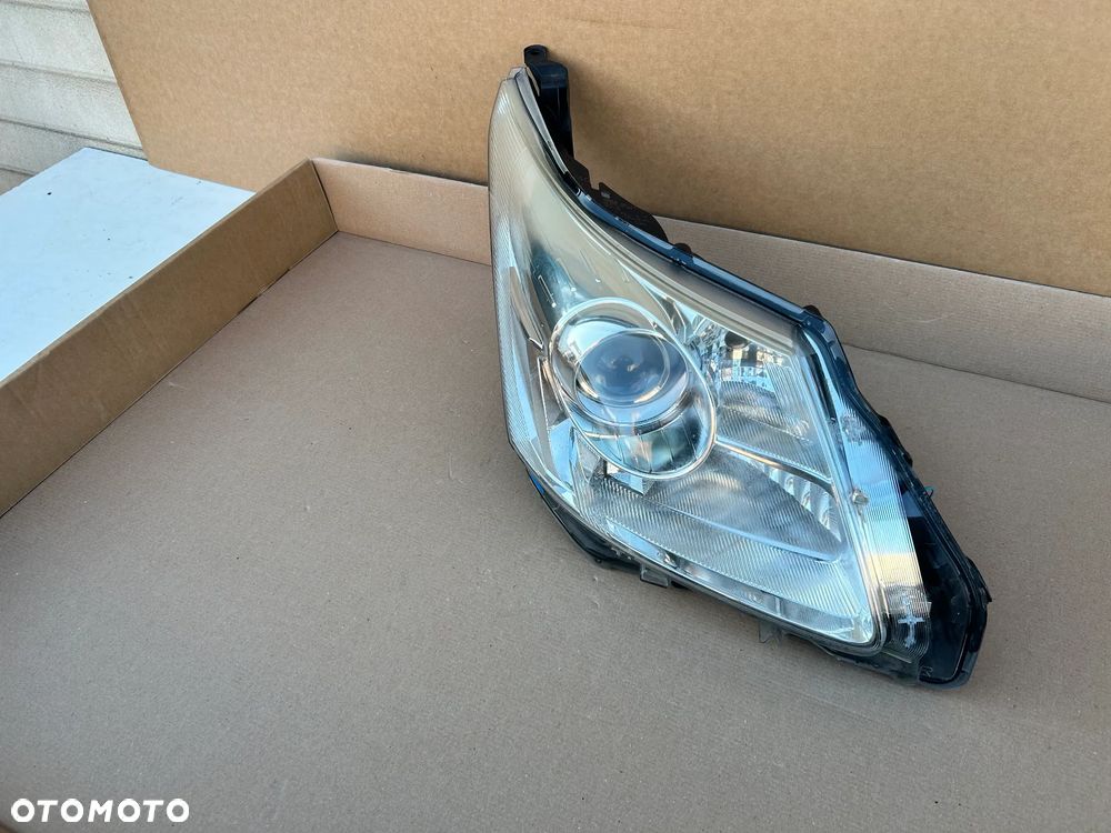 TOYOTA AVENSIS T27 XENON LAMPA PRZÓD PRZEDNIA PRAWA H279HR-AE