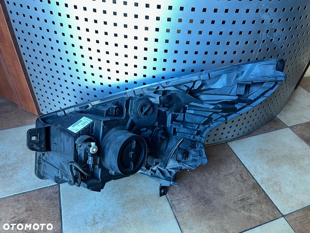LAMPA REFLEKTOR PRZÓD PRZEDNIA PRAWA RENAULT TRAFIC III 260109424R - 3