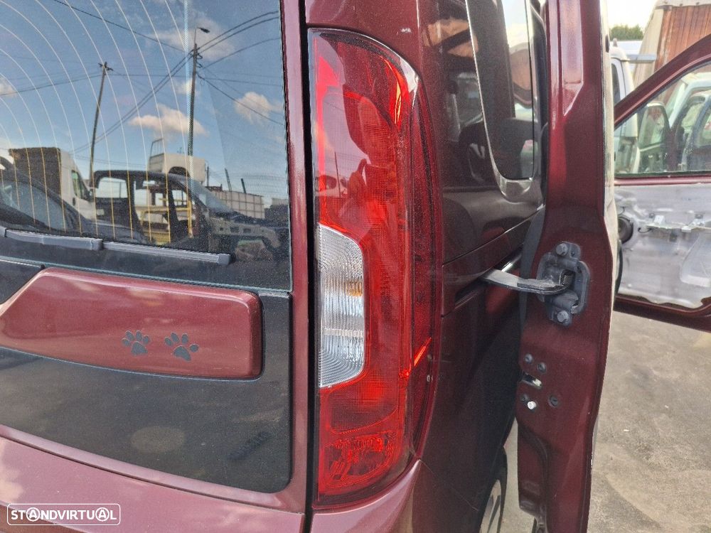 Farolim Stop Direito Fiat Doblo Caixa/Combi (263_) - 1