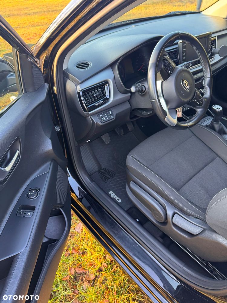 Kia Rio 1.4 L - 9
