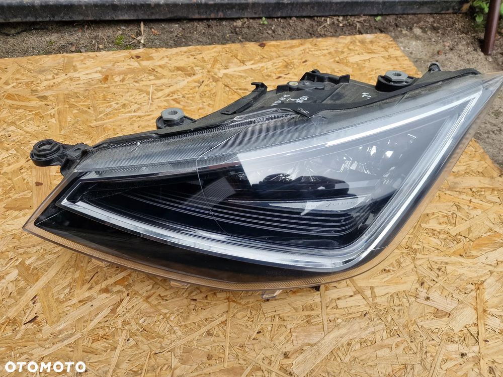 Reflektor lewy seat ibiza aArona 6f1 941 007A - 3