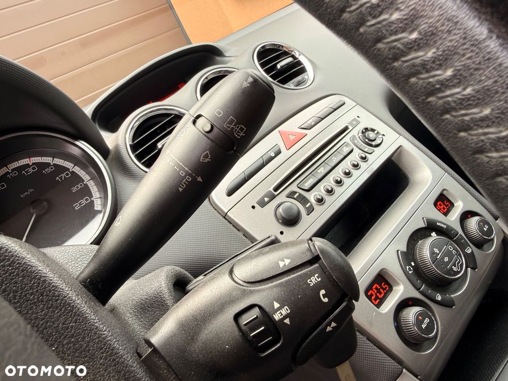 Peugeot 308 1.6 HDi Premium - 24