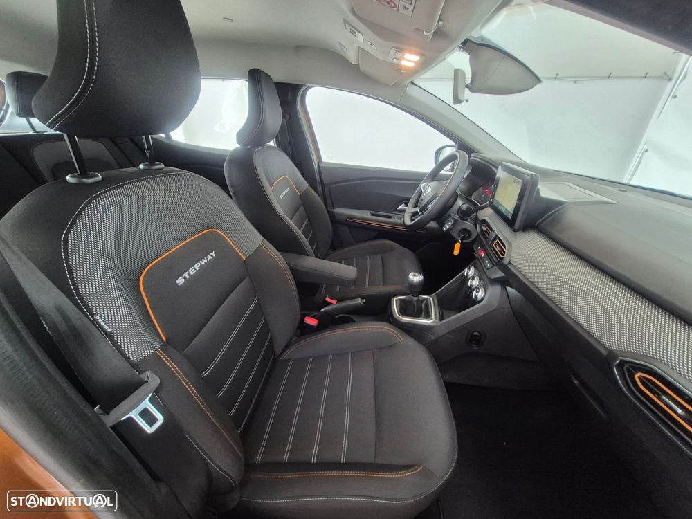 Dacia Sandero 1.0 TCe Stepway Essential - 24