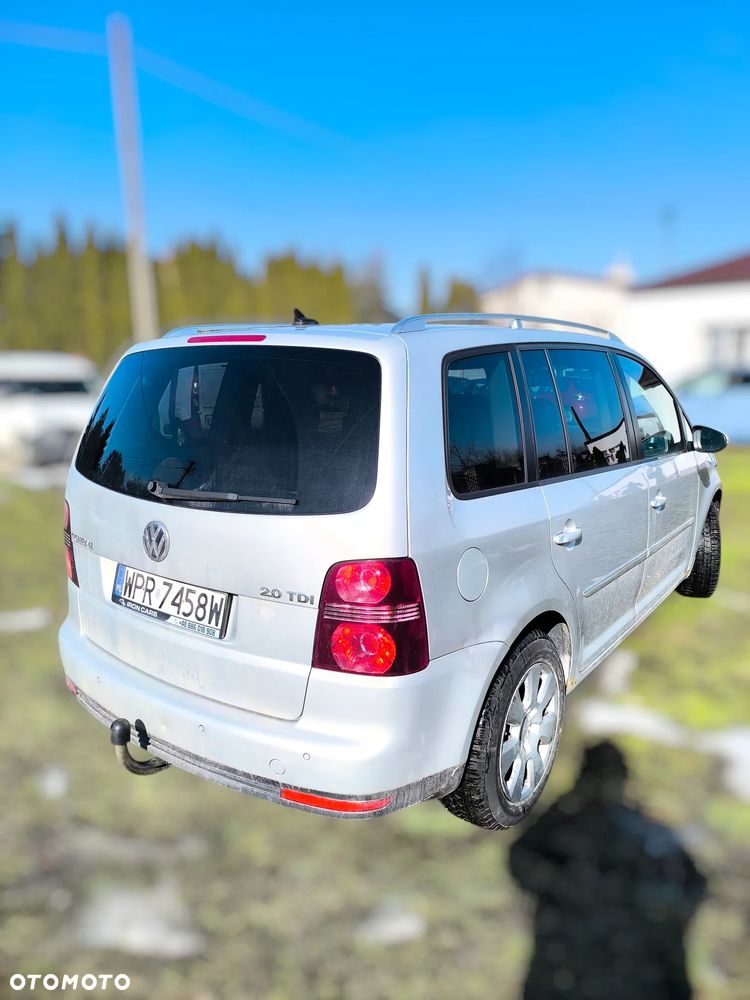 Volkswagen Touran 2.0 TDI DSG Highline - 7