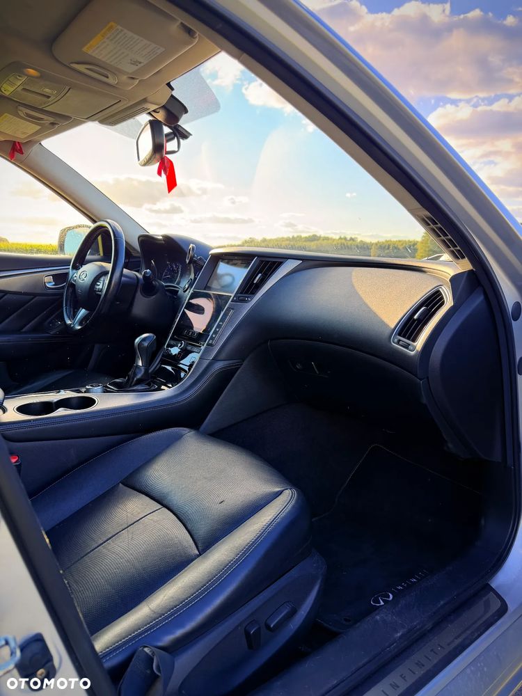 Infiniti Q50 Q50S Hybrid - 10
