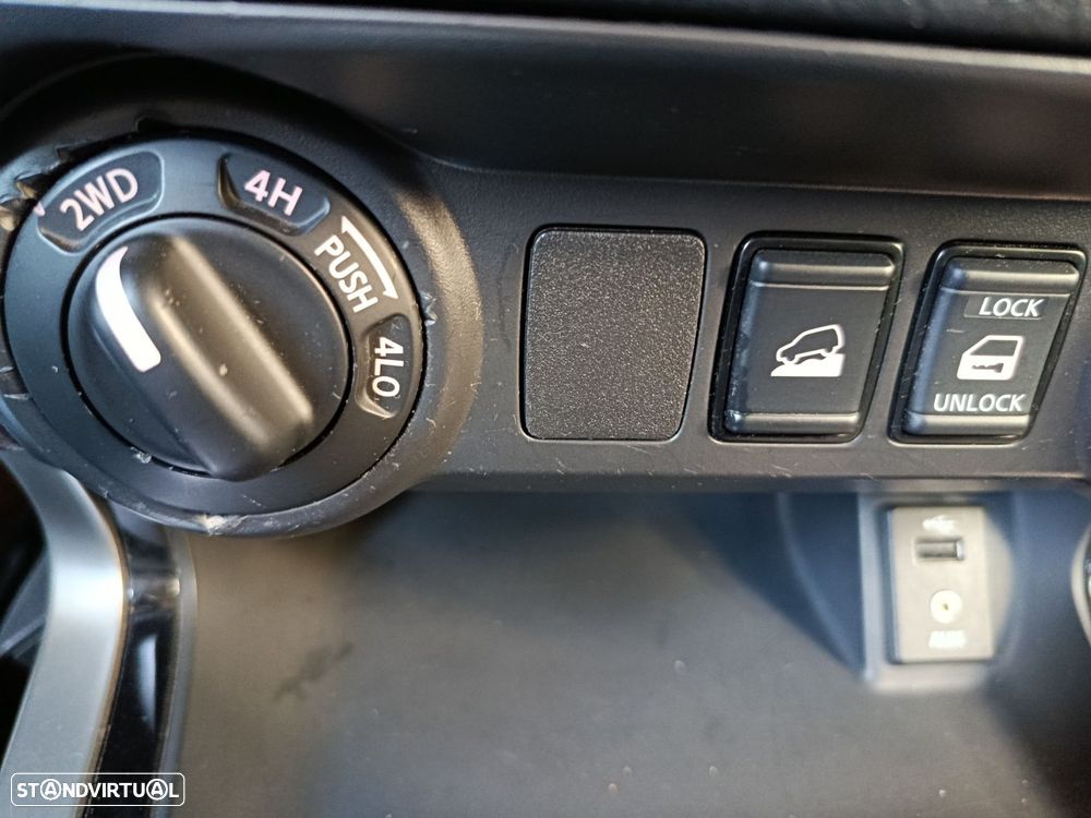 Nissan Navara 2.3 dCi CD 4WD Tekna Auto - 15