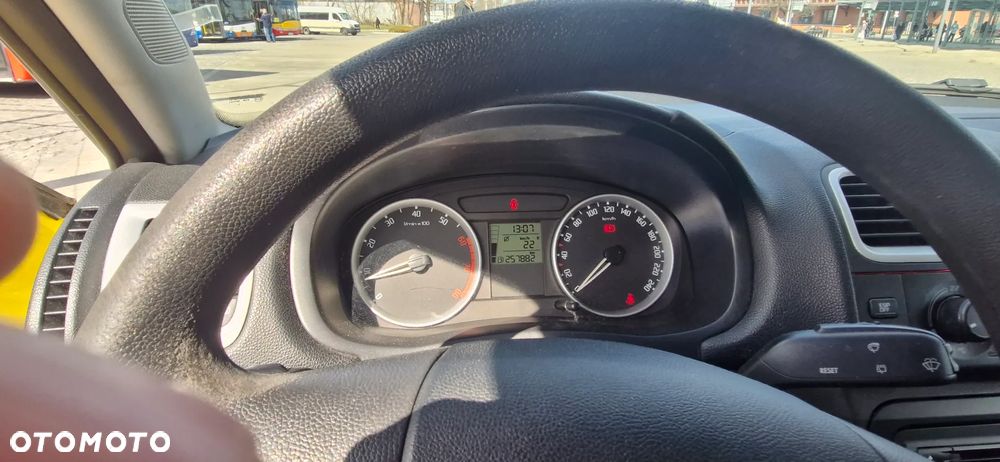 Skoda Fabia 1.4 16V Sport - 9