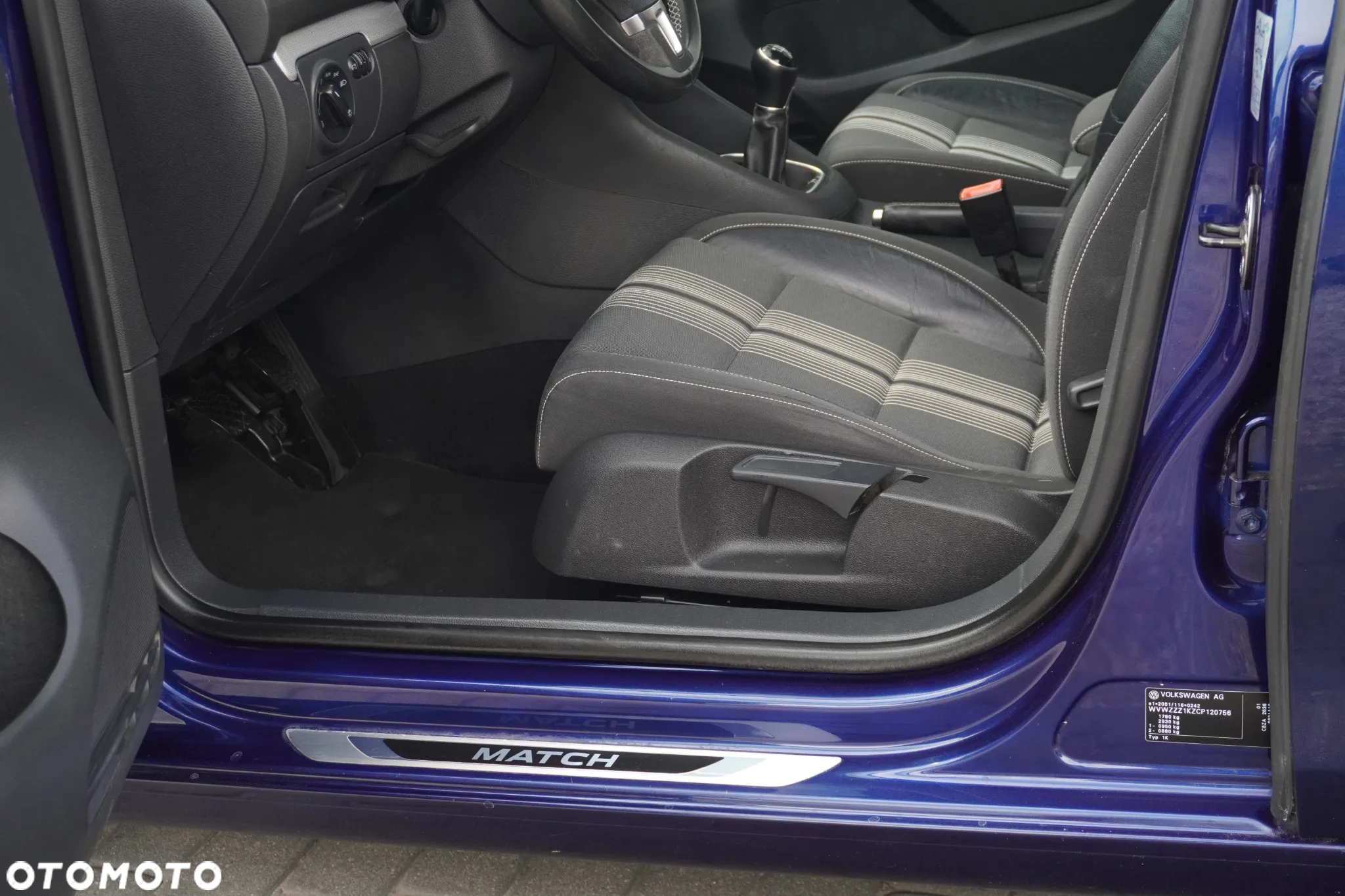Volkswagen Golf - 22