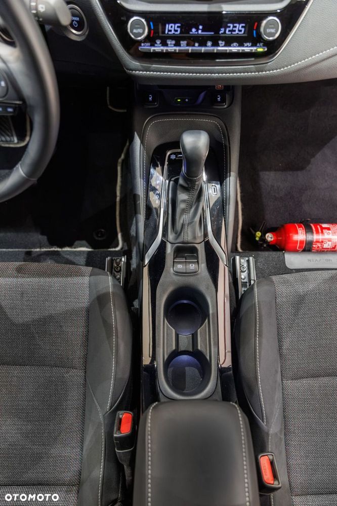 Toyota Corolla 1.8 Hybrid Style - 28