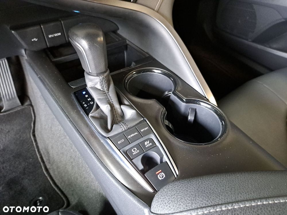 Toyota Camry 2.5 Hybrid Prestige CVT - 28