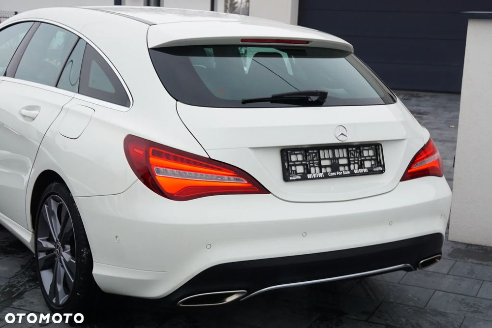 Mercedes-Benz CLA 180 7G-DCT UrbanStyle Edition - 22