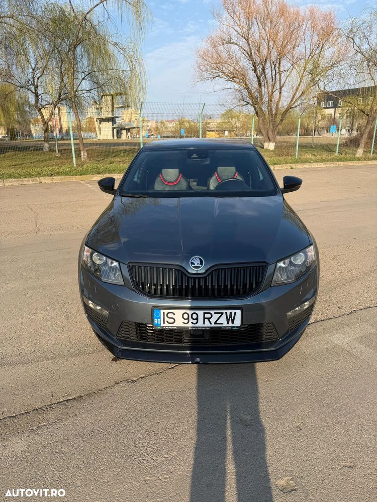 Skoda Octavia 2.0 TDI DSG RS - 2