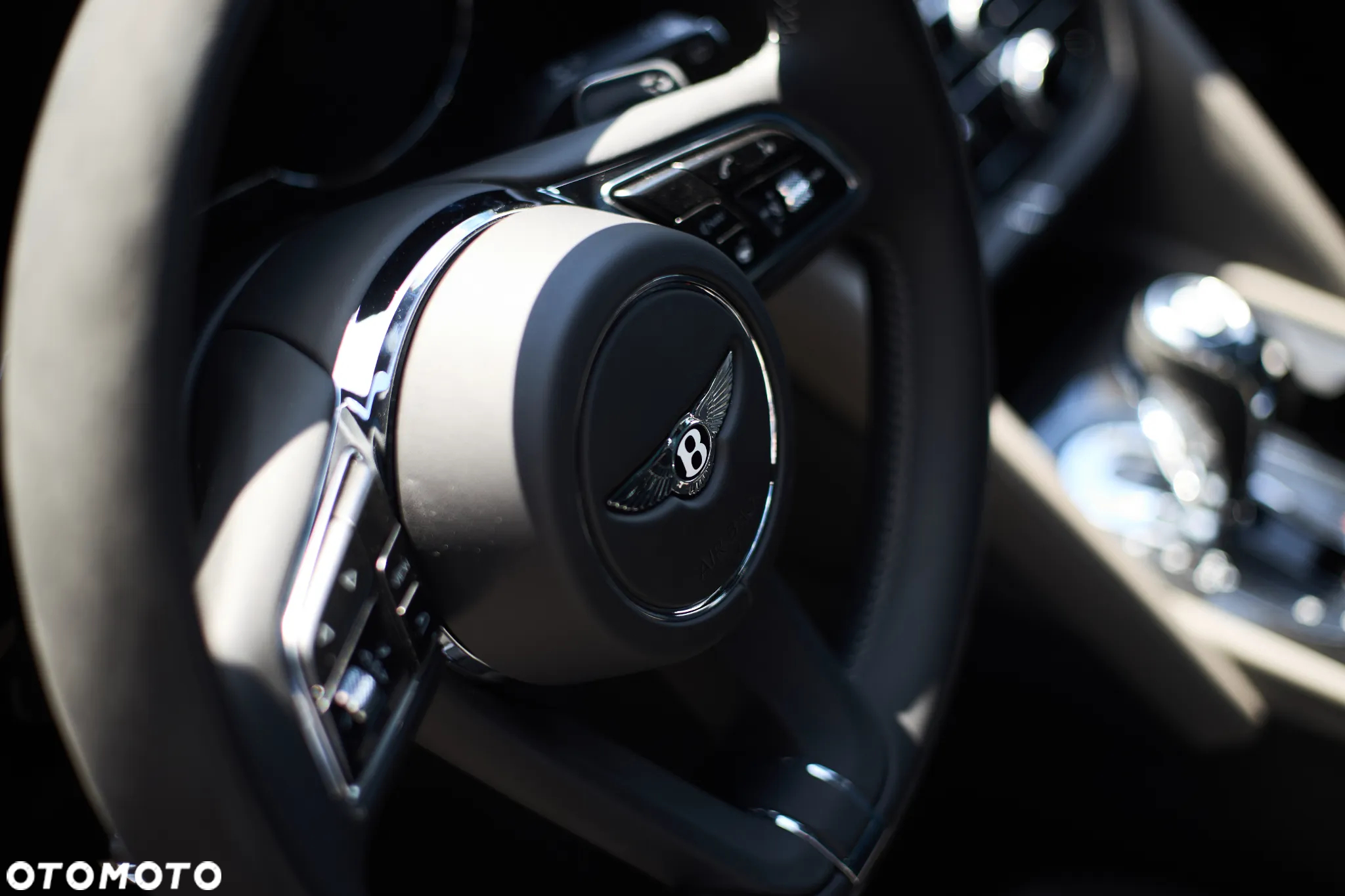 Bentley Bentayga - 11