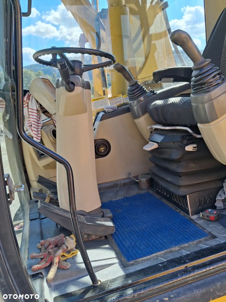 Caterpillar CAT 313C - 4