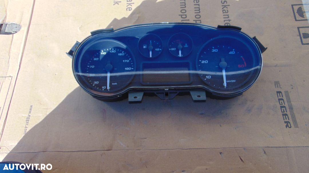 Ceasuri bord Iveco daily 2014-2022 instrumentar bord ceasuri iveco dezmembrez - 2