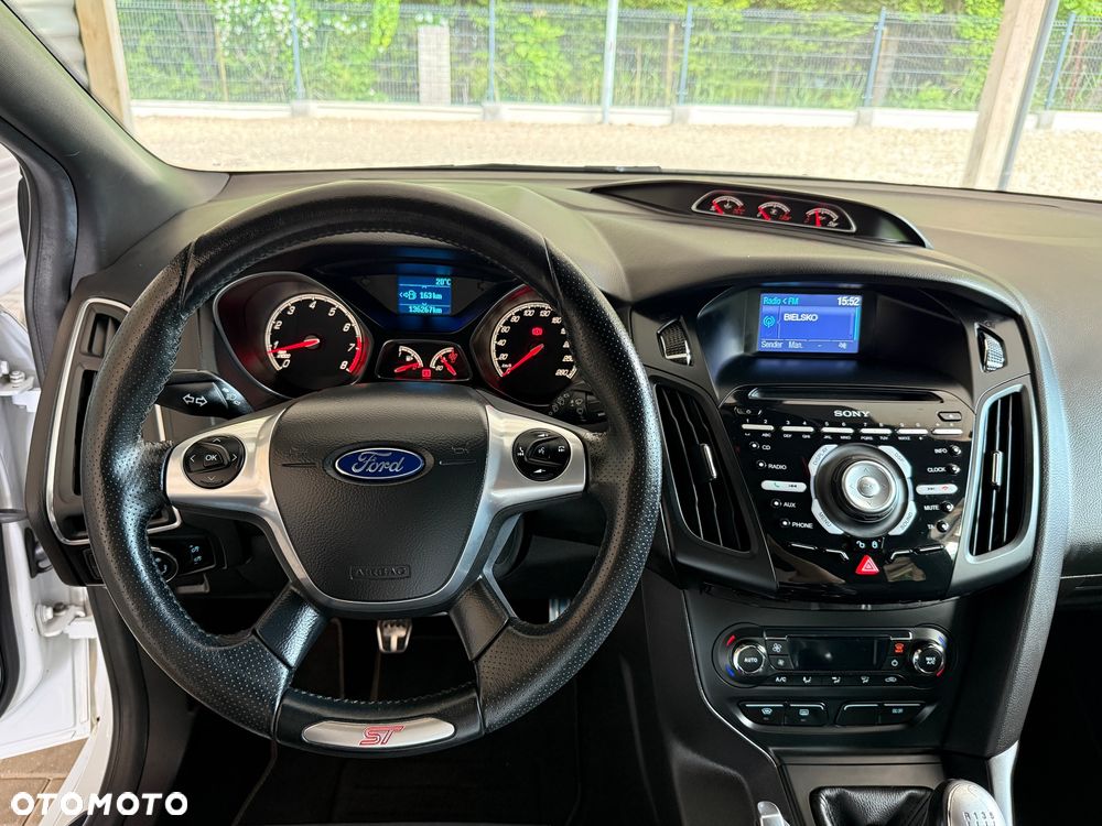 Ford Focus 2.0 EcoBoost ST mit Leder-Exclusiv-Paket - 30