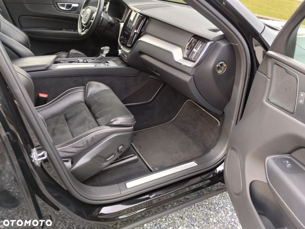 Volvo XC 60 D4 R-Design - 18