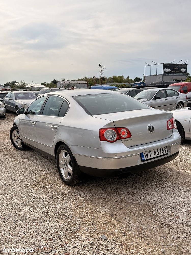 Volkswagen Passat - 4