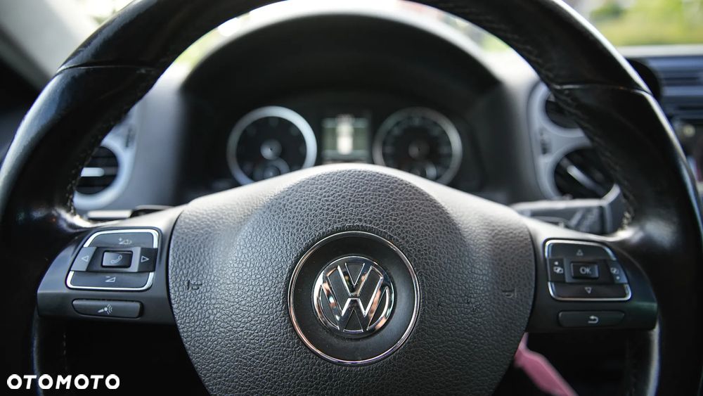 Volkswagen Tiguan 2.0 TDI DPF 4Motion BlueMotion Technology DSG Sport & Style - 23