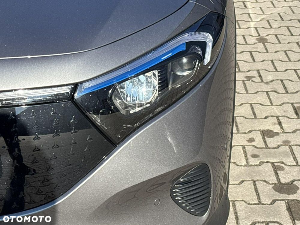 Mercedes-Benz EQB - 9