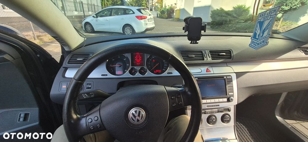 Volkswagen Passat 2.0 TDI DPF Comfortline - 19