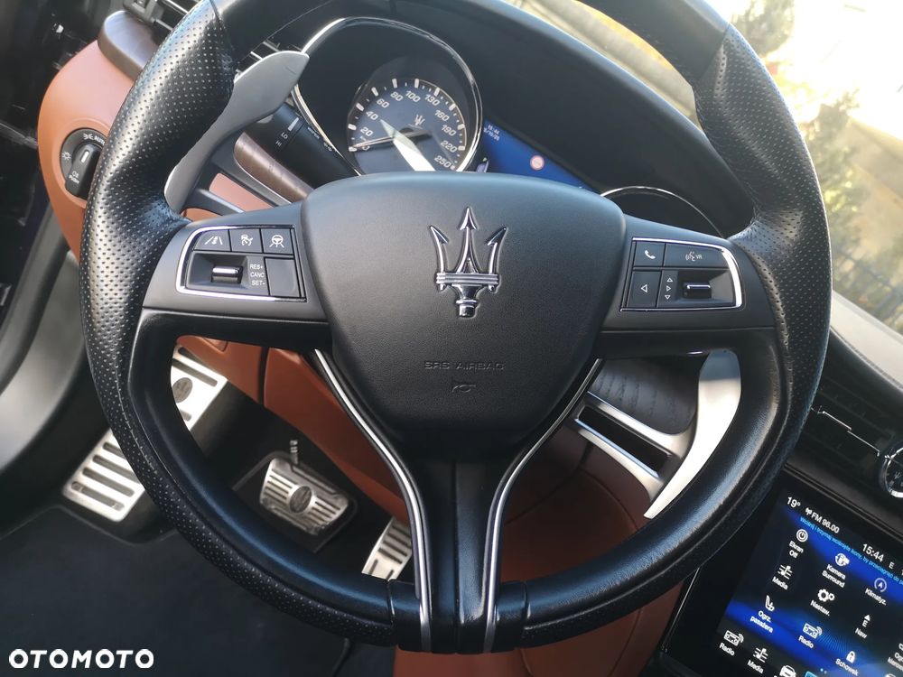 Maserati Quattroporte Q4 GranSport - 15