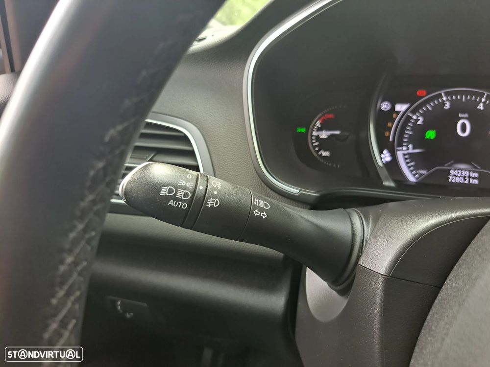 Renault Mégane TCe 140 GPF EDC INTENS - 17