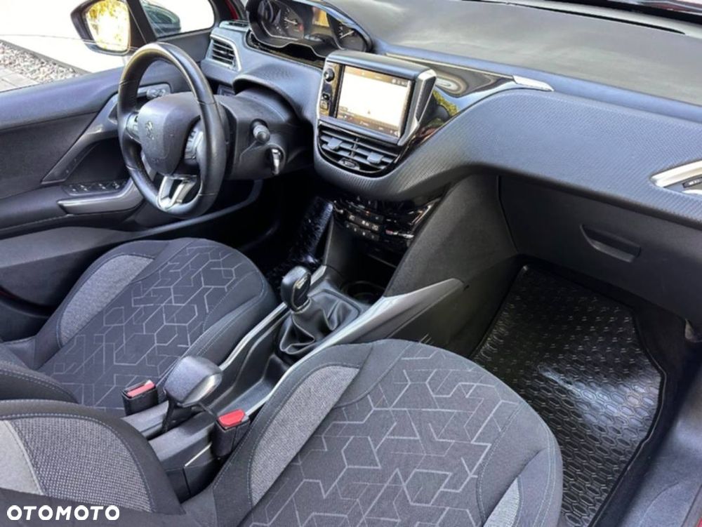 Peugeot 2008 1.2 Pure Tech Style - 5