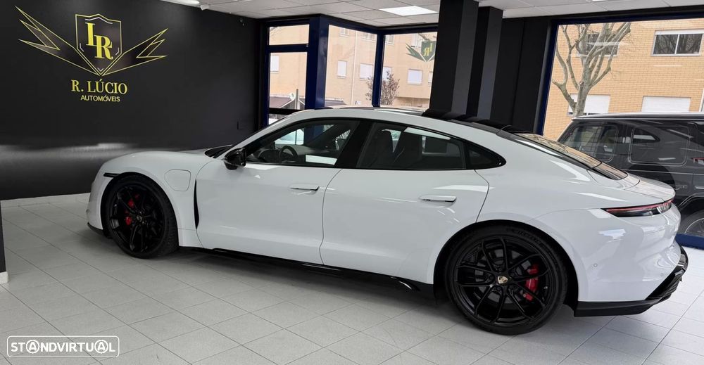 Porsche Taycan 4S - 17