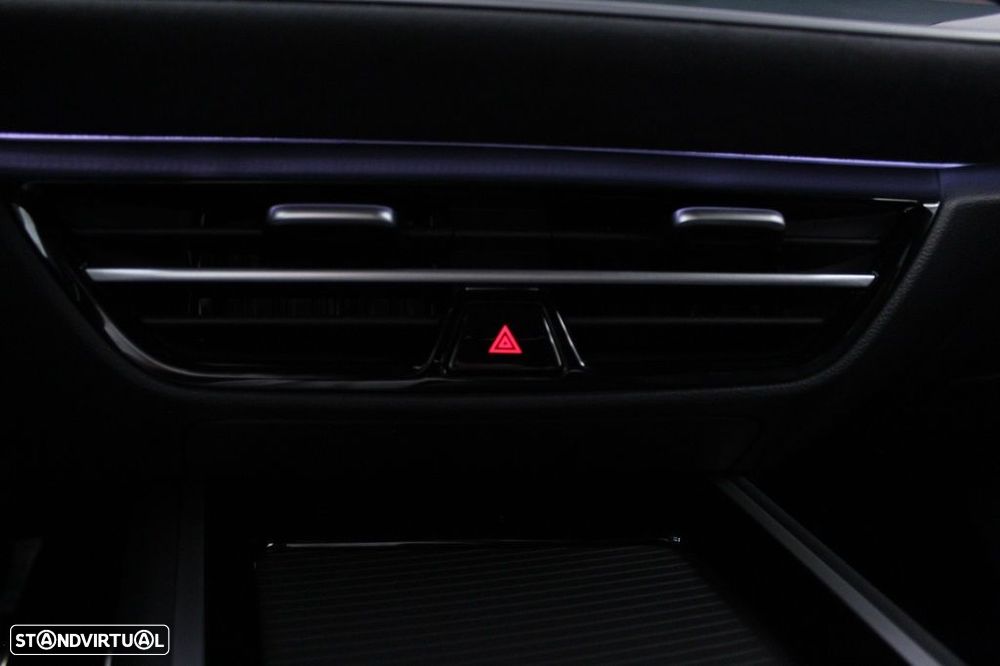 VW Passat Variant 1.5 TSI eHybrid R-Line DSG - 29