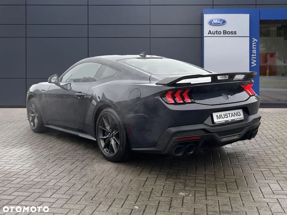 Ford Mustang - 4