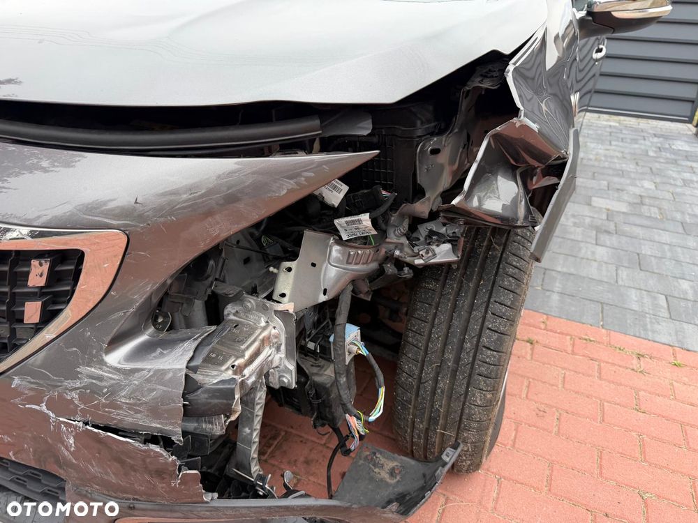 Peugeot 2008 1.2 Pure Tech GPF Crossway S&S EAT6 - 21