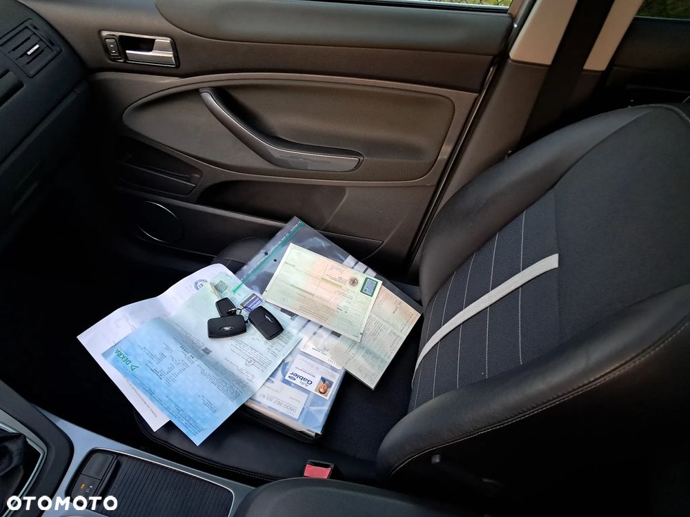 Ford Kuga 2.0 TDCi 2x4 Champions Edition - 8