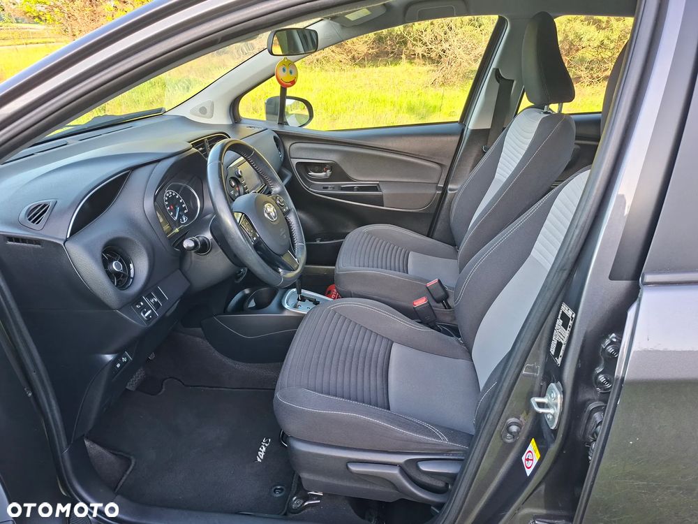 Toyota Yaris Hybrid 100 Active EU6 - 23