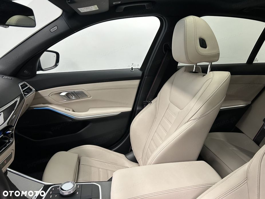 BMW Seria 3 330i xDrive M Sport sport - 8