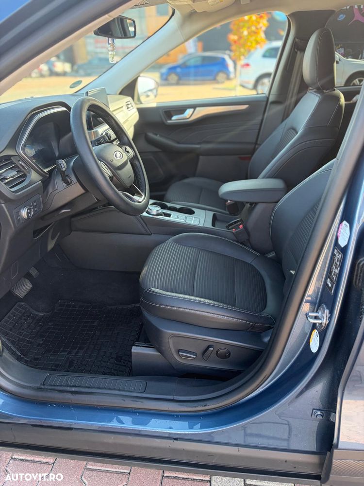 FORD Kuga 2023 — imagine 9