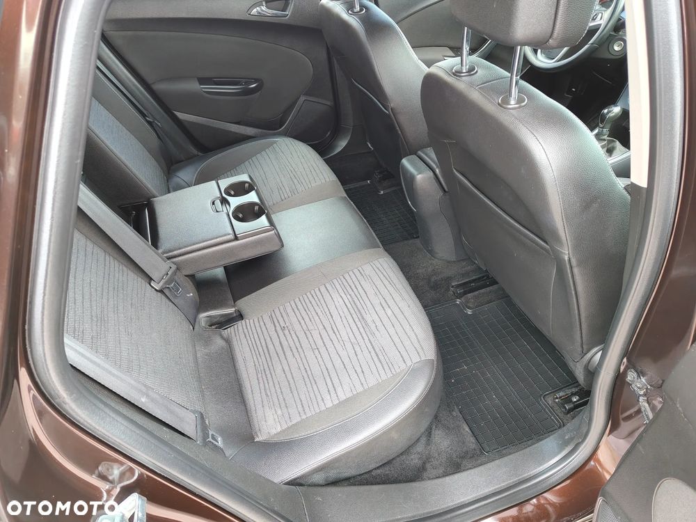 Opel Astra 1.4 T Executive EU6 - 34
