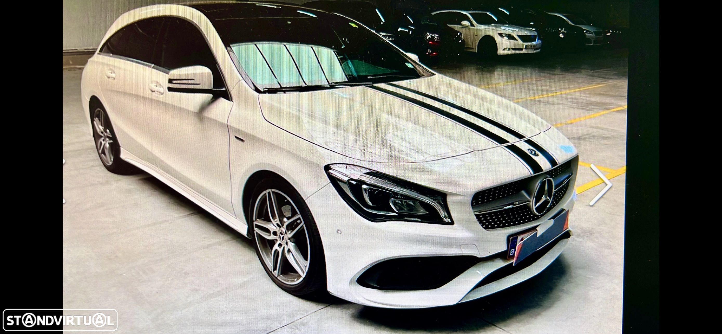 Mercedes-Benz CLA 180 d Shooting Brake AMG Line - 1