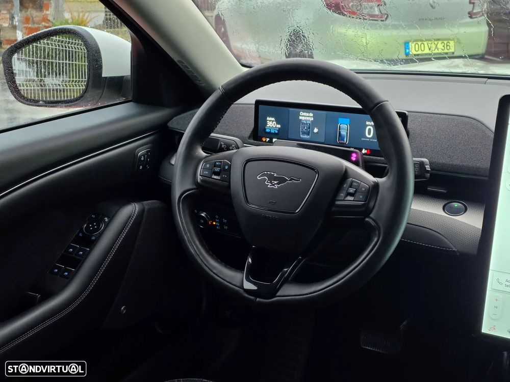 Ford Mustang Mach-E Standard - 38