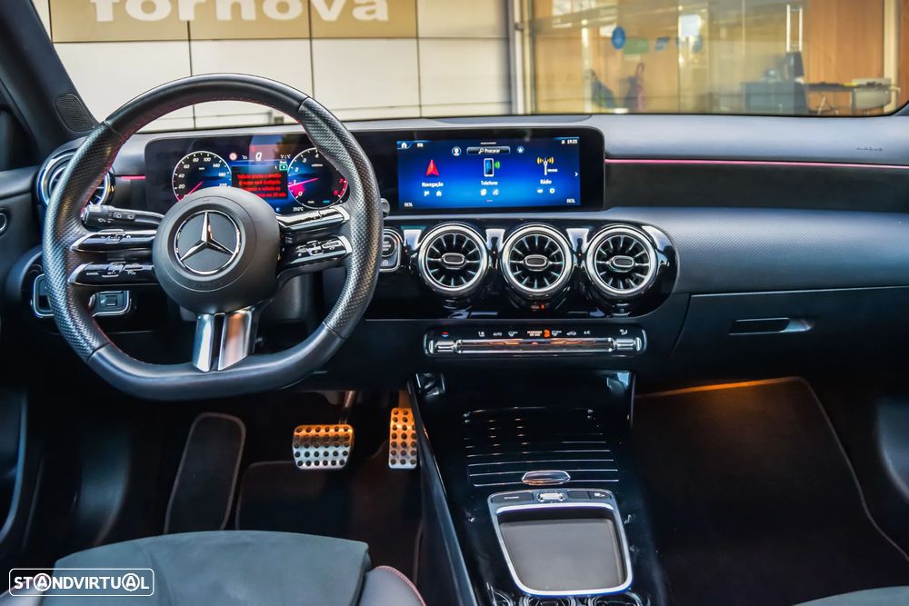Mercedes-Benz A 200 7G-DCT AMG Line - 13