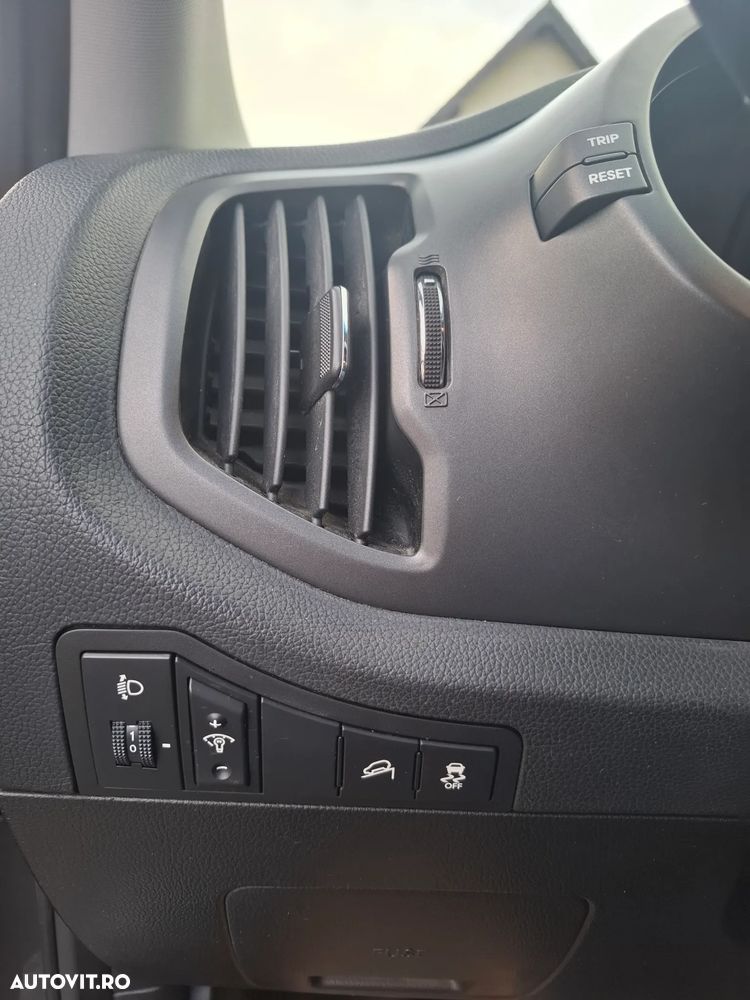 Kia Sportage 1.7 DSL MT 4x2 PREMIUM - 20